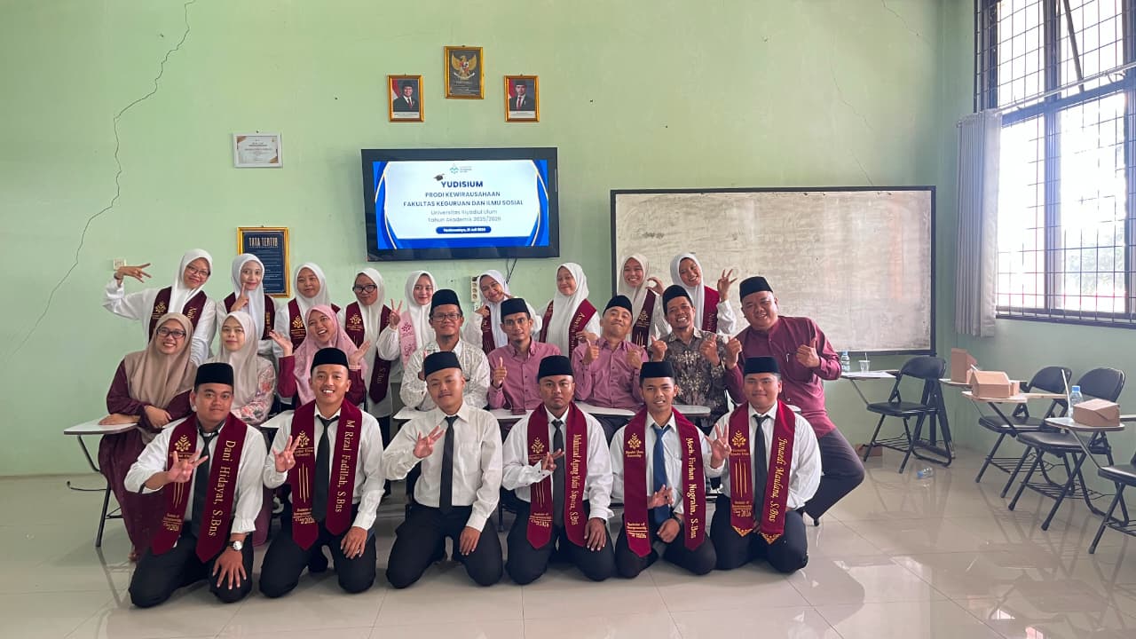 Fakultas Keguruan dan Ilmu Sosial (FKIS) Universitas Riyadlul Ulum Gelar Yudisium Perdana, Luluskan 15 Sarjana
